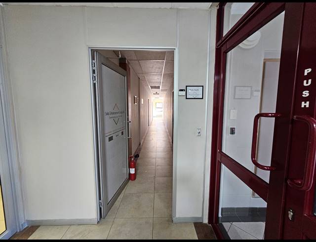 157M² OFFICE TO LET IN TYGER VALLEY